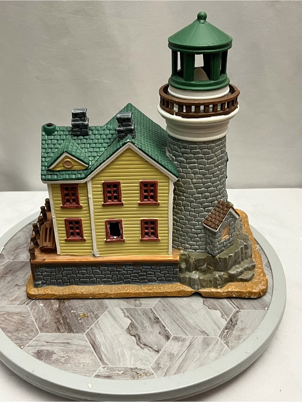 Lemax Plymouth Corners Oyster Point Lighthouse Lighted Village Building 2011 - Picture 2 of 9
